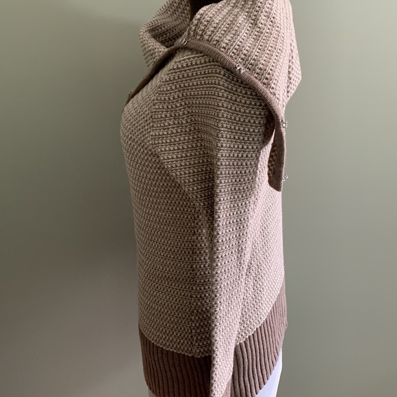 Willi smith oversized turtle neck sweater sz sm. Heavy knit with two tone. NWOT - Picture 3 of 13